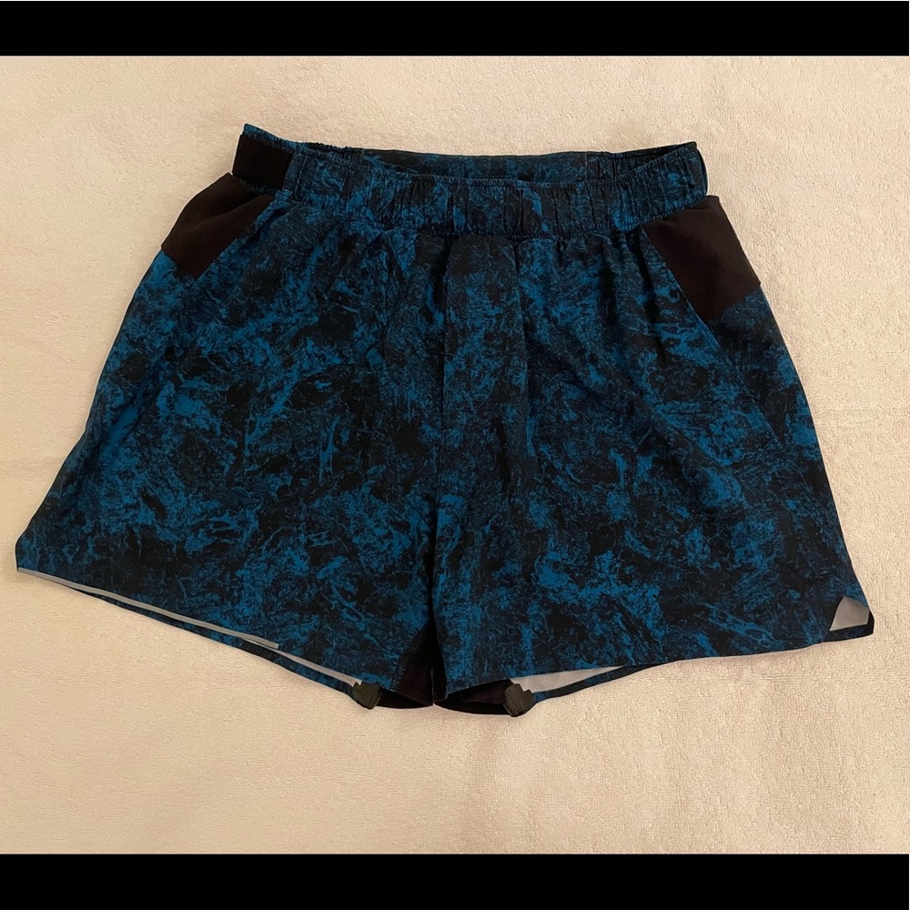 Mens Lulu lemon 5” inch lined Shorts